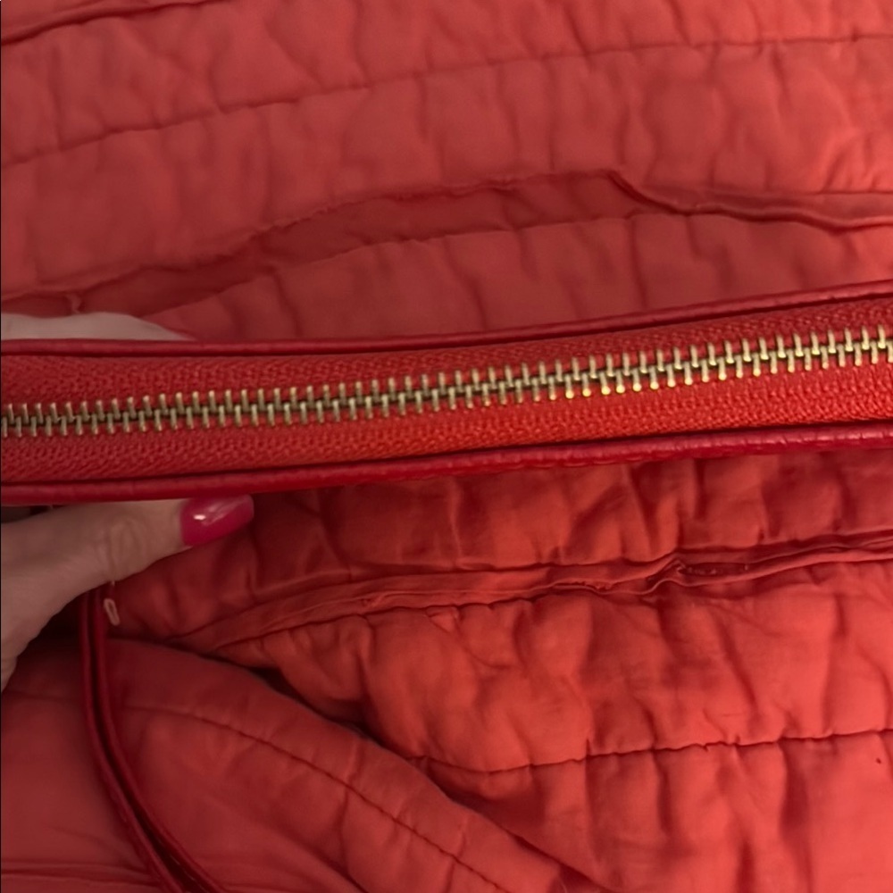 Vibrant Red Pebbled Leather Wallet with Zipper - Picture 3 of 6